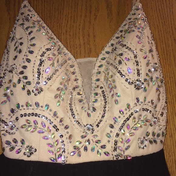 Prom dress- Size 9 - Picture 3 of 5